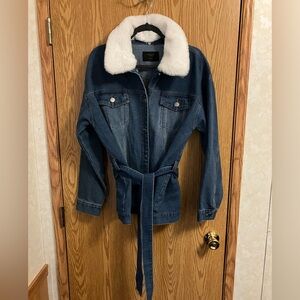 Women's Denim Jacket with White Faux Fur Collar Story On LA Women’s Large